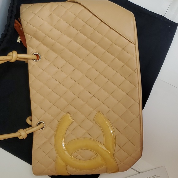 🤩Used twice 100% authentic Chanel calfskin tote bag "price firm" - Picture 4 of 17